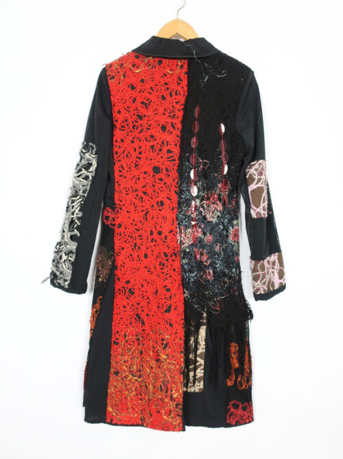 Espalda abrigo negro bordado lana boutique Henar Polo